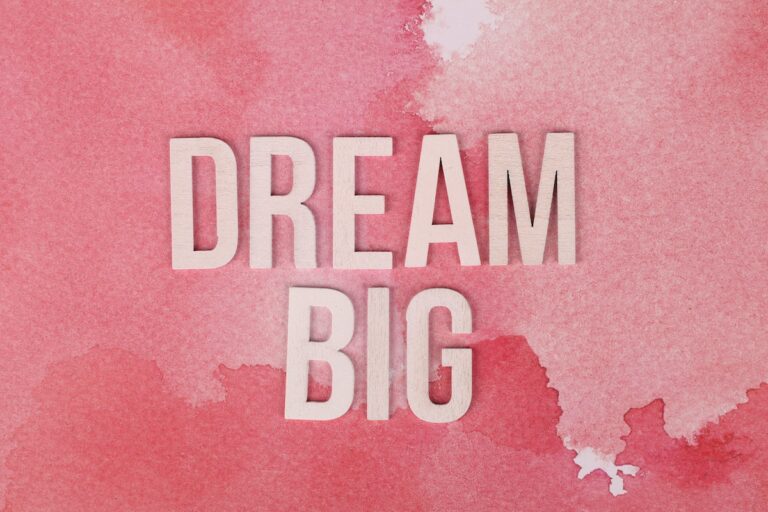 Dreams vs Goals: 7 Differences (With Examples) - Success in Depth